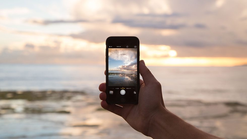 Настройка iPhone, которую нужно отключать за рубежом. Иначе списывают деньги