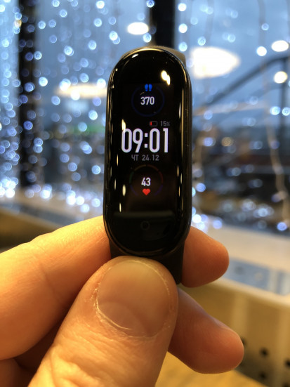 Обзор Xiaomi Mi Smart Band 5: выглядит и работает лучше, чем стоит